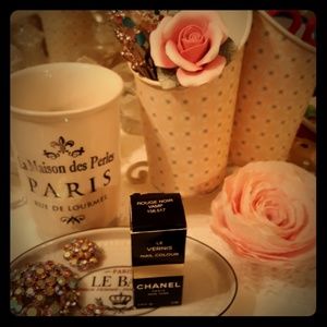 Vintage Chanel "Rouge Noir Vamp" Nail Colour